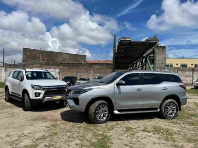 carros de leilão em patio da lider